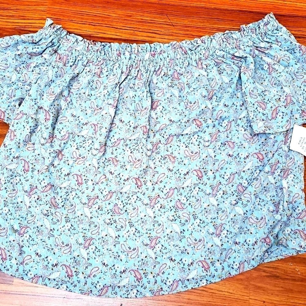 NEW! Sz LG off shoulder short sleeves poets blouse